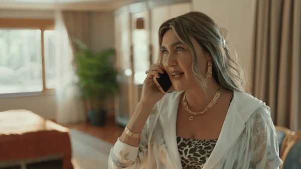 Salı akşamları ekrana gelen Tuzlu Kahve dizisinde Adanalı gelin Candan karakterine hayat veren Şevval Sam, rolü için tercih ettiği konuşma biçimini anlattı.