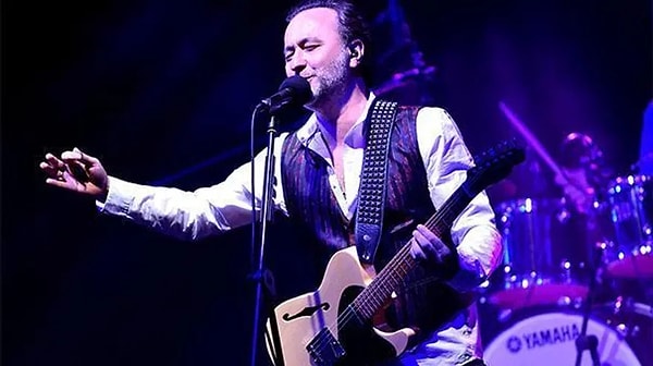 Nev'in menajeri İlker Ercan, sanatçının solunum cihazından ayrıldığını ve iyileşme eğiliminde olduğunu açıkladı.