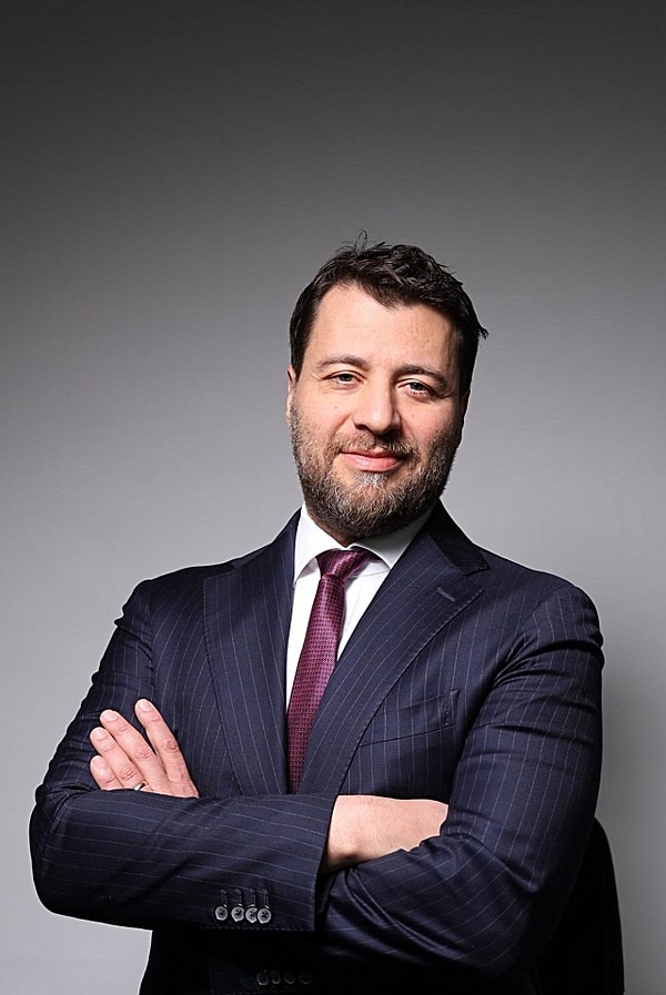 Emre Tezmen Kimdir?
