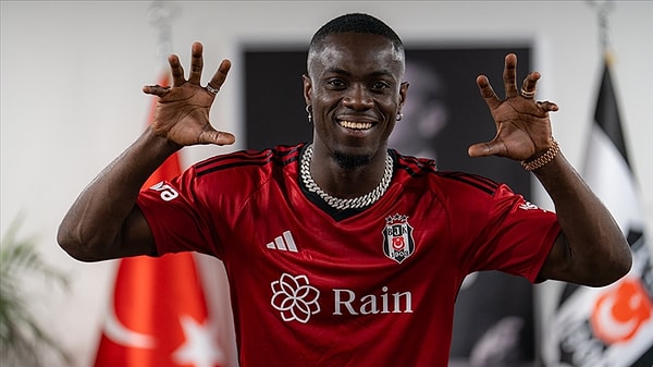 Eric Bailly: Tayfur Bingöl ve sonrasında Burak Yılmaz'la yaşadığı tartışmayla akıllarda kaldı.