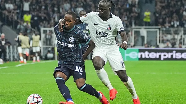 La Provence, 42 bin taraftarla dolan tribünleri ve gecenin baş ağrısını bir arada anlattı.