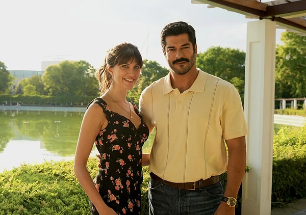 ATV'nin yeni dizisi Güneşin Doğduğu Yer, Burak Özçivit ve Sibel Taşçıoğlu'nun başrollerinde izleyici karşısına çıktı.