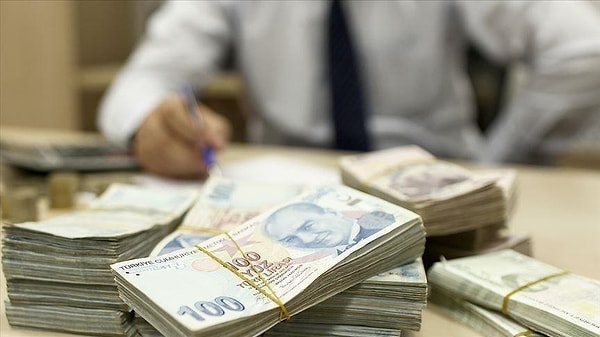 Borcunu ödemeyen kapısında icra memuruyla karşılaşacak.