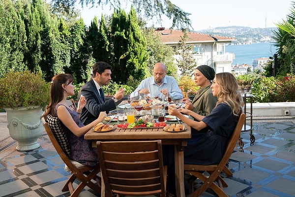Kızılcık Şerbeti'nin 5. sezonunun başladığı 18 Eylül Cuma reyting sonuçları belli oldu.