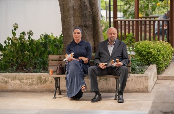 Kızılcık Şerbeti, beşinci sezonunun ilk bölümüyle izleyici karşısına çıktı.