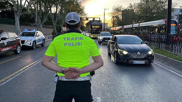 Sürücüler için alternatif güzergahlar paylaşıldı.