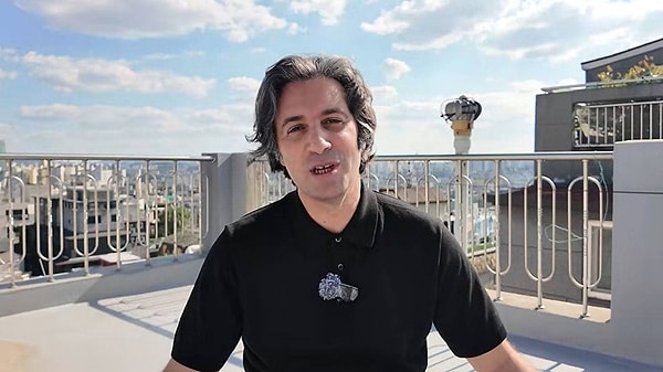Kıdemli profesörlüğe sekiz ay kalan Özkara, kanalı kapatmak ile akademiden ayrılmak arasında kaldığını söyledi.