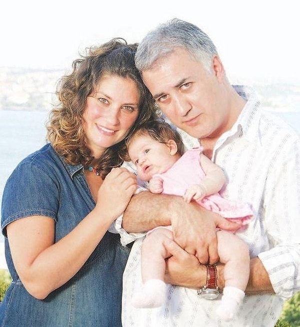 Yıllardır Çocuklar Duymasın'ın "Taş Fırın Haluk"u olarak hafızalarımızda yer eden Tamer Karadağlı'nın özel hayatında en çok konuşulan detaylarından biri de Arzu Balkan'la yaşadığı aşktı.