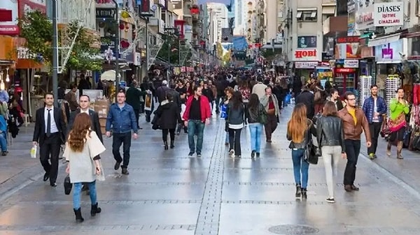 Türkiye, 5,3 puanla Avrupa'da Ukrayna'nın ardından en düşük hayat memnuniyetine sahip ülke konumunda bulunuyor.