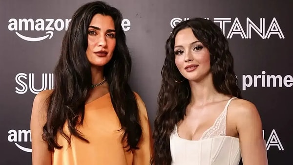Sultana'nın galasında Tuba Büyüküstün ile Derya Pınar Ak arasında yaşanan gerginlik hayranlarının dikkatini çekti.