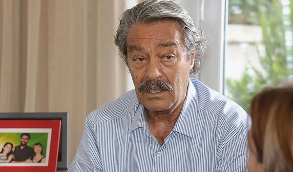 Kadir İnanır, yarım asrı aşan kariyerinde 180'i aşkın filme ve onlarca diziye imza attı.