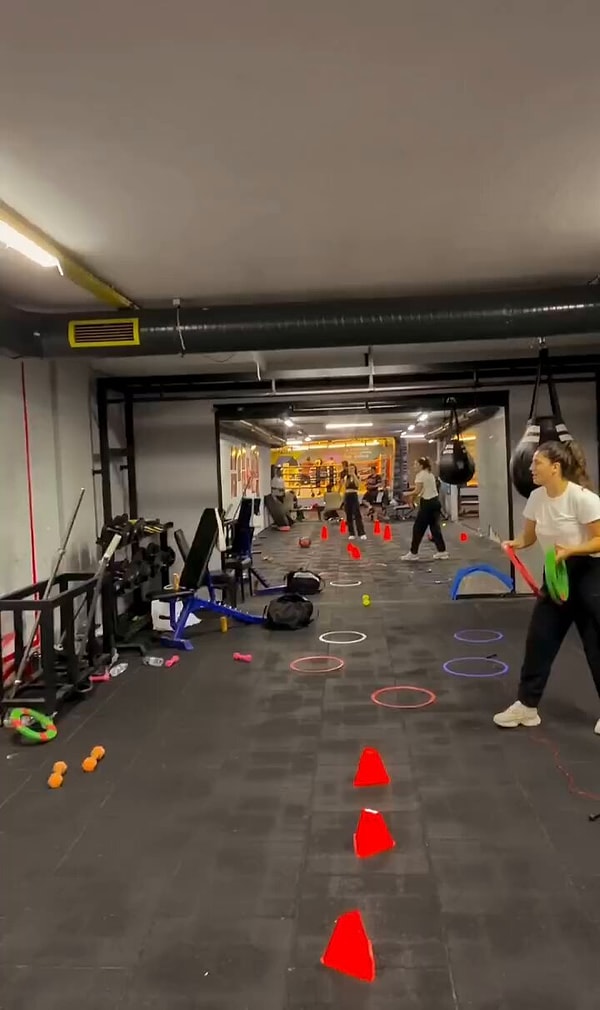 Nefise Karatay ile Seren Ay Çetin'i bir araya getiren ise Survivor sevdaları oldu.