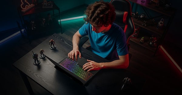Casper Excalibur G915'in klavyesi ve soğutma sistemi oyun deneyimini nasıl etkiliyor?