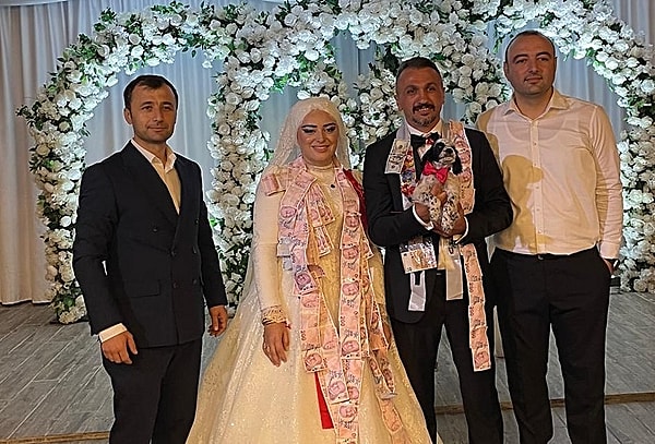 Trabzon'da Damat Altın Beklerken Kucağında Av Köpeği Yavrusu Buldu