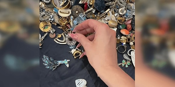Kolye Ucu İçin Sadece 50 Grivna (56 Lira) Ödedi
