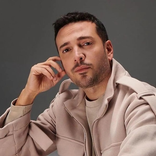 Son günlerde adı sık sık karşımıza çıkan Oğuzhan Koç, en son sahnede bir seyirciyle yaşadığı diyalogla gündemin ortasına oturmuştu.