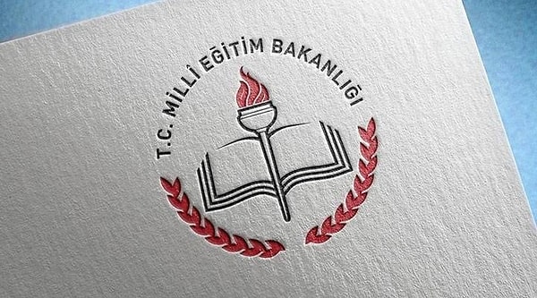 Milli Eğitim Bakanlığı, Manisa’nın Turgutlu ilçesinde İnci Üzmez Mesleki ve Teknik Anadolu Lisesi yakınında meydana gelen saldırıyla ilgili yazılı açıklama yaptı.