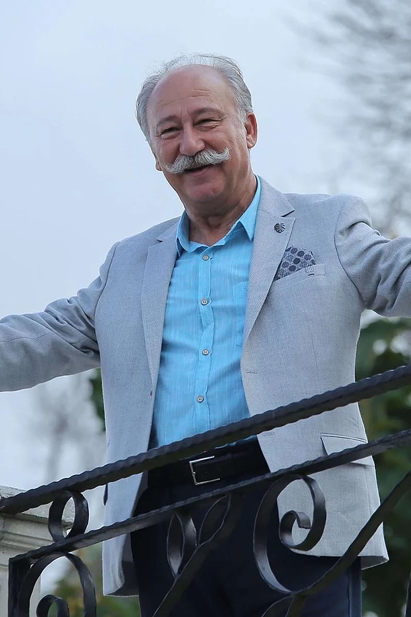 Vizontele’nin Başkan Nazmi’sinden Organize İşler'in Yusuf Ziya’sına… Altan Erkekli, yıllardır hayatımıza giren karakterlere yüzünü ve sesini verdi.
