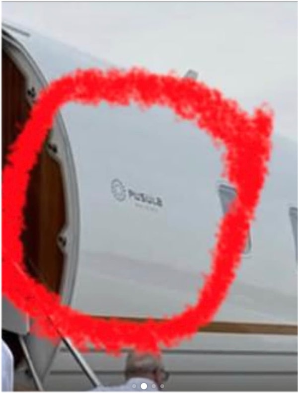 Uçağın kapısının hemen yanındaki Pusula logosu, jetin kime ait olduğunu ele verdi.