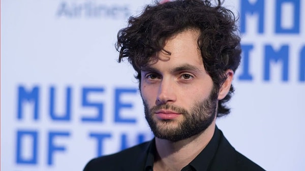 Penn Badgley'nin canlandırdığı Joe Goldberg, You dizisinde kadınlara saplantılı biçimde bağlanan bir seri katildi.