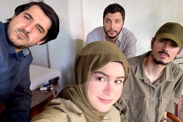 Kızılcık Şerbeti'nde Çimen karakterini canlandıran Asena Keskinci, bu kez başrolünde yer aldığı korku filmi Üç Harfliler: Mühür ile gündemde.