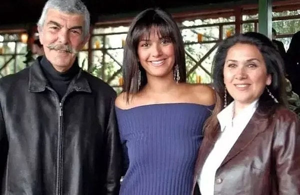 Annesinin de usta bir oyuncu olduğu ortaya çıkınca gözler Hülya Darcan'a çevrildi.
