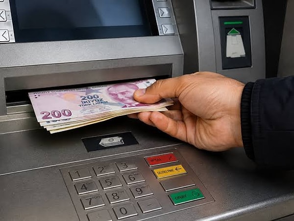 Yeni sistemde tutar, hesap ve onay telefonda seçiliyor; ATM ise yalnızca parayı teslim eden bir dağıtım noktasına dönüşüyor.