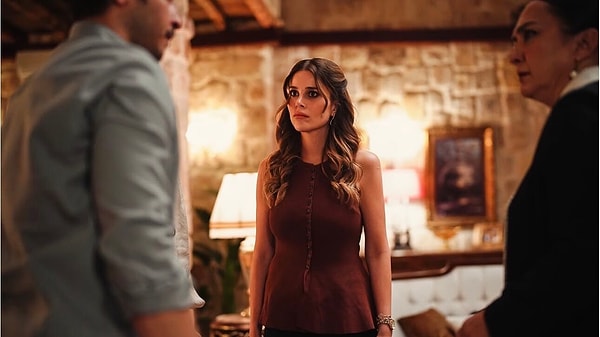 Dizide Miray karakterine hayat veren Hande Canpolat, oyunculuğu nedeniyle sosyal medyada eleştirilerin hedefi oldu.
