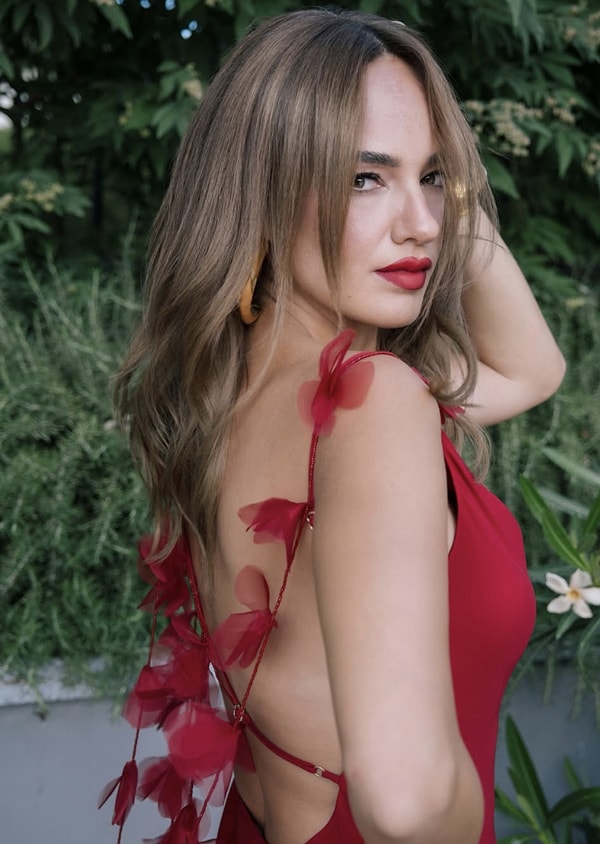 Behzat Ç.'nin Eda'sı, Kardeş Payı'nın Feyyza'sı… Seda Bakan'ı yıllar içinde birbirinden farklı rollerde izledik.