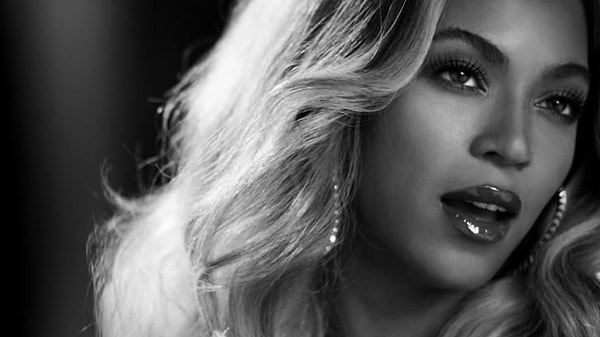 5. Beyoncé, Destiny's Child sonrasında ilk solo stüdyo albümü Dangerously in Love'ı hangi yıl çıkardı?