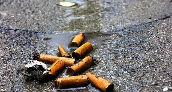 Slim sigaralar raflardan kalkıyor, 18 yaş altına satışın önü de kredi kartıyla kesilecek.