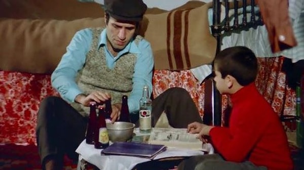Babasına yardım eden İbram'ın filmdeki replikleri hafızalara kazındı.
