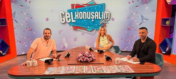Yaz döneminde programı Hakan Hatipoğlu, Hanzade Durmuş ve Mehmet Üstündağ sunuyordu.