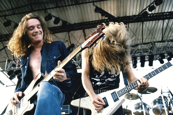 2. Metallica - Cliff Burton'ın ölümü.
