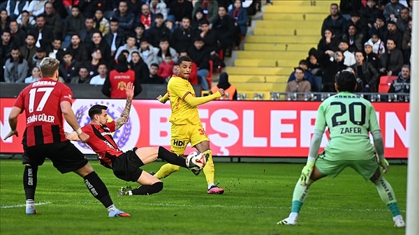 Yılmaz, Gaziantep FK'daki 234 günlük görevini nisan ayında istifayla noktalamıştı.