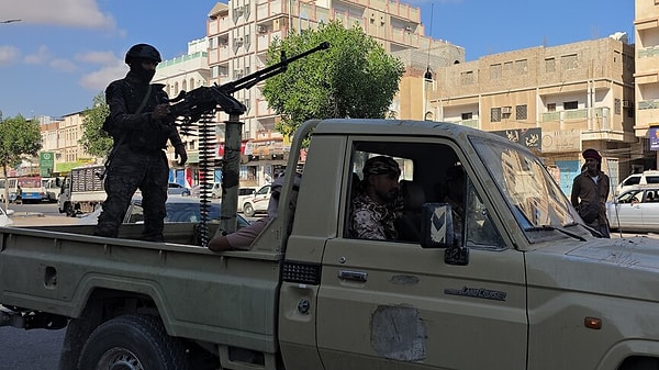 Öte yandan Yemen'deki cephe hattı da temmuzdan bu yana hızla Husilerin lehine değişiyor.