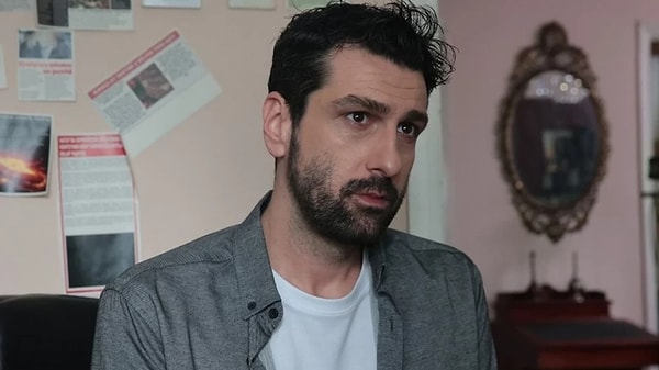 Aytek Şayan, veterinerlik fakültesinden tiyatro sahnesine uzanan yolculuğuyla şaşırtıcı bir geçmişe sahip.
