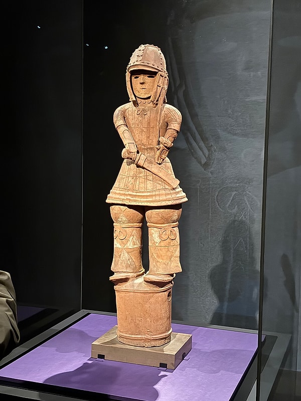 Japonların ortalama boyu Kofun döneminden sonra yüzyıllar boyunca düştü.