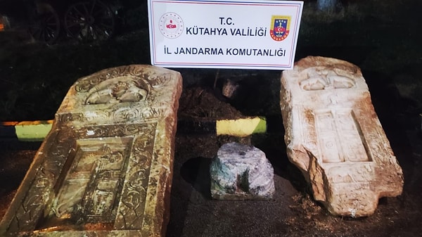 Operasyon Kapsamında Tarihi Eserlerin Yanı Sıra Ruhsatsız Mühimmat da Bulundu
