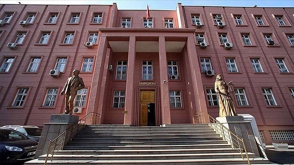 Yargıtay, tanık ifadelerine dayanarak bahçe sahibiyle B.G. arasında bir iş ilişkisi bulunduğuna hükmetti.