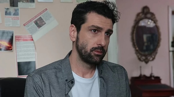 Aytek Şayan, veterinerlik fakültesinden tiyatro sahnesine uzanan yolculuğuyla şaşırtıcı bir geçmişe sahip.