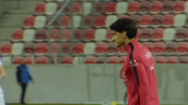 İlk yarı 2-0 kapandı.