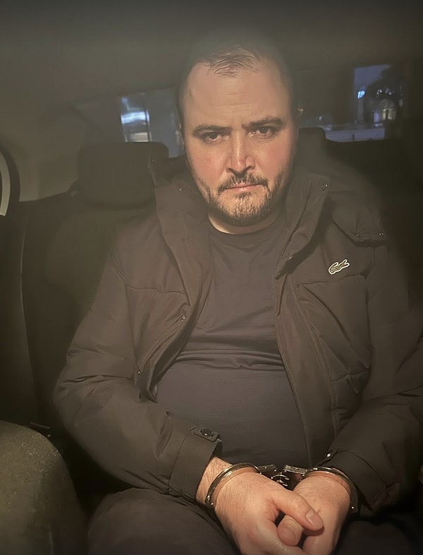 Soruşturma kapsamında daha önce adli kontrol hükümleri doğrultusunda yurt dışına çıkış yasağı tedbiri uygulanan isimler arasında Tera Yatırım CEO'su Emir Münir Sarpyener ve Tera Portföy Yönetim Kurulu Başkanı Erdin Özel yer alıyordu.