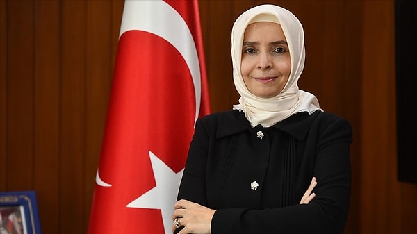 Ablası Ayşe Hilal Sayan Koytak, Kuveyt ve Bahreyn'in ardından bu ay Finlandiya Büyükelçiliği'ne atandı.