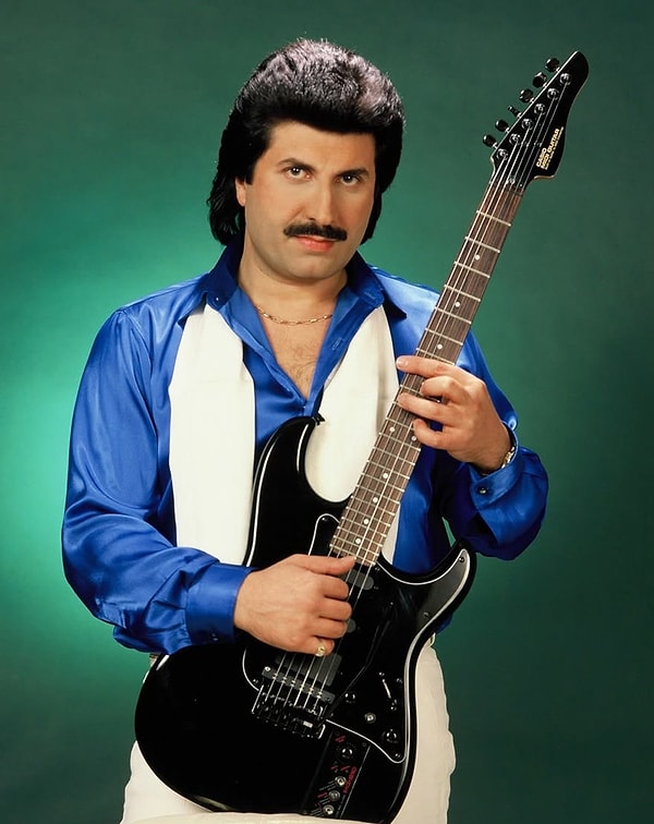İsmini belki herkes ilk anda çıkaramayabilir ama Cengiz Coşkuner'in gitarını ve dokunduğu şarkıları duymayanımız neredeyse yok!