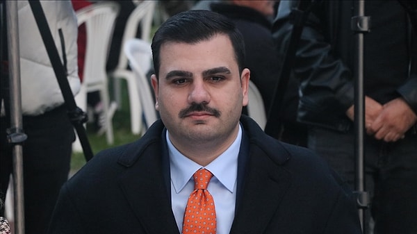 İstifa haberini MKYK'nin WhatsApp grubuna Genel Sekreter Eyyüp Kadir İnan duyurdu, ardından Kaya'yı gruptan çıkardı.