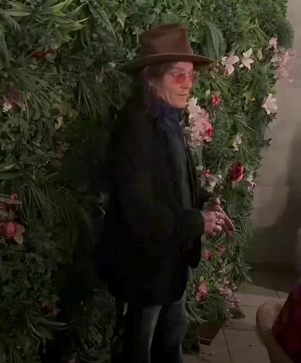 Bu kez projeleriyle değil, son hali ve yaptığı hareketle konuşulan Johhny Depp, sosyal medyanın gündemine oturdu.
