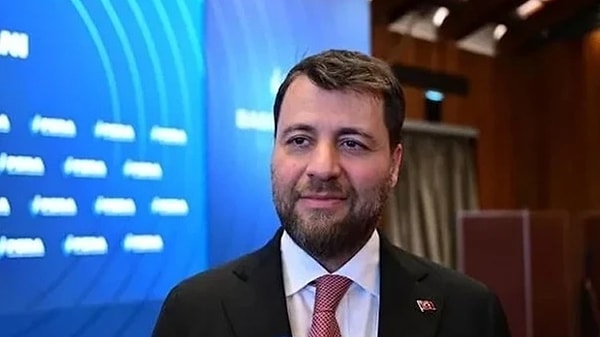 Tera'nın kurucusu Emre Tezmen ise eski Ulaştırma Bakanı ve DYP Bursa Milletvekili Oğuz Tezmen'in oğlu.