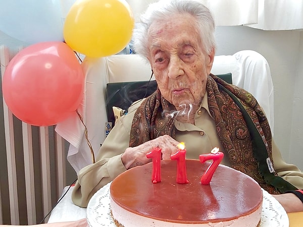 117 yaşında ölen Maria Branyas'ın genomu ise uzun ömrün tek başına şans olmadığını gösterdi.