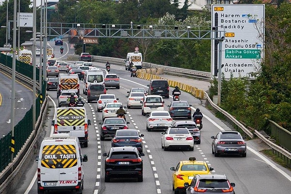 Anadolu Yakası'nda yollar kırmızıya döndü.